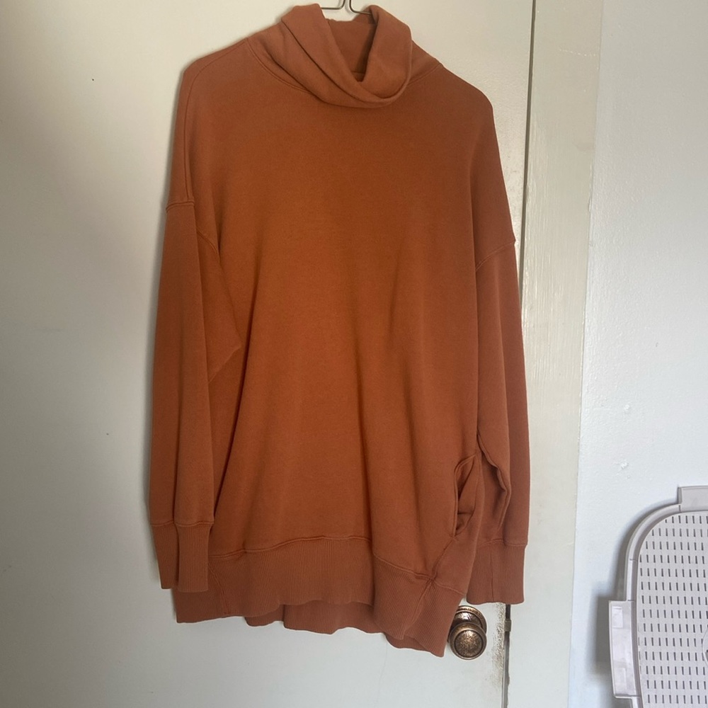 Aerie turtleneck sweater w/pockets